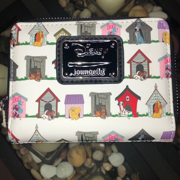 SOLD!!DISNEY DOG HOUSES BACKPACK AND WALLET - Picture 6 of 8